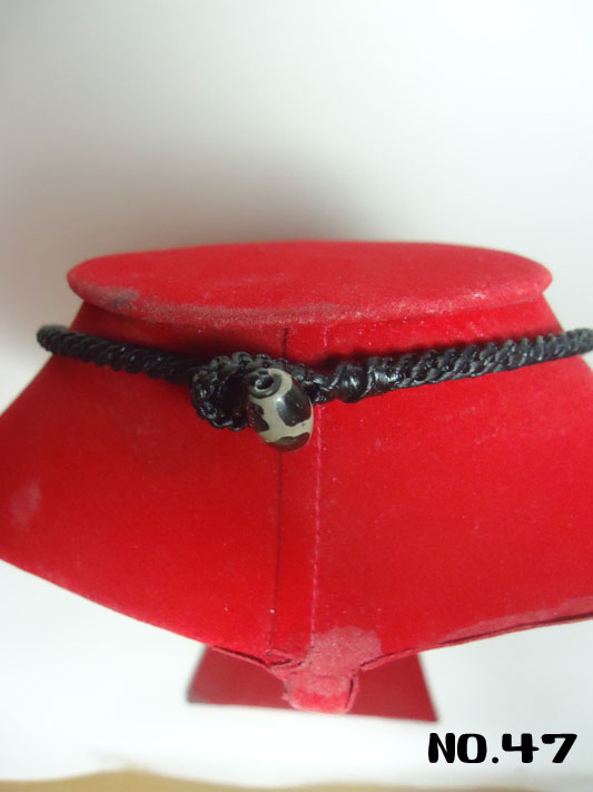 สร้อยคอเชือกเทียนถัก