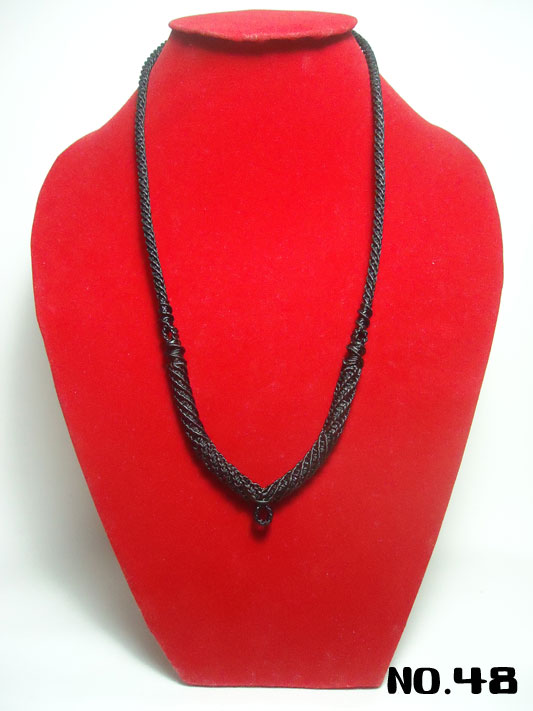 สร้อยคอเชือกเทียนถัก 3 ห่วง