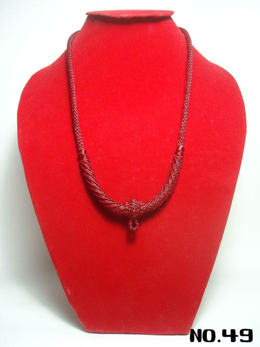 สร้อยคอเชือกเทียนถัก