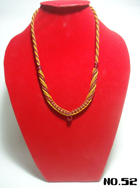 สร้อยคอเชือกเทียนถัก