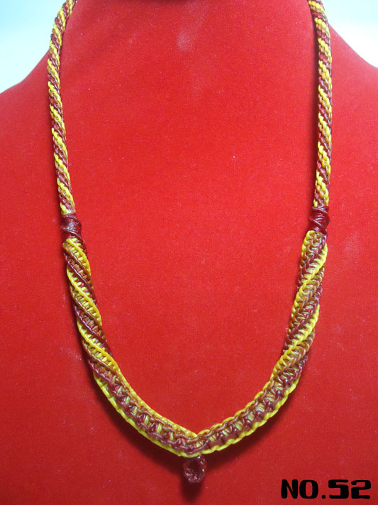 สร้อยคอเชือกเทียนถัก