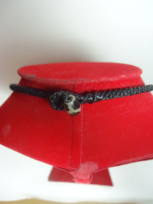 สร้อยคอเชือกเทียนถัก