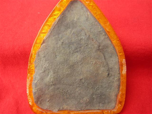 พระสามพี่น้องกรุลพบุรีองค์ใหญ่ขนาดฝ่ามือครับ 