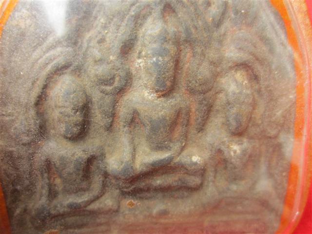 พระสามพี่น้องกรุลพบุรีองค์ใหญ่ขนาดฝ่ามือครับ 