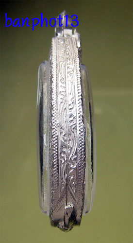 เคาะแรก ตลับเงินแท้แกะลาย เปิดหลัง ยกซุ้มใส่เหรียญรูปไข่(ขนาดกลาง) หลวงพ่อคูณรุ่นเจริญ