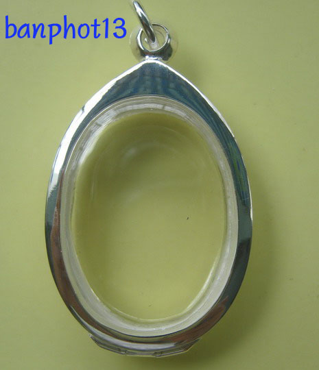 เคาะแรก ตลับเงินแท้แกะลาย ขัดเงา เปิดหลัง ยกซุ้มทรงรูปไข่ (ใหญ่) ห่วงเชื่อม ล.ป.ทิม/พระเจ้าตาก/ปิดตา