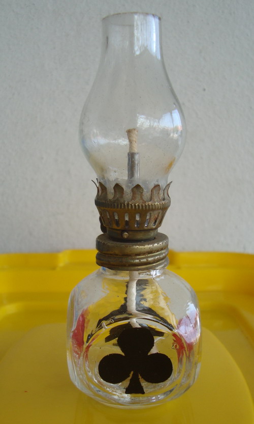 ตะเกียงแก้ว ใส่น้ำมันก๊า๊ซ หรือแอลกอฮอล์ สำหรับเลี่ยมพระได้ 