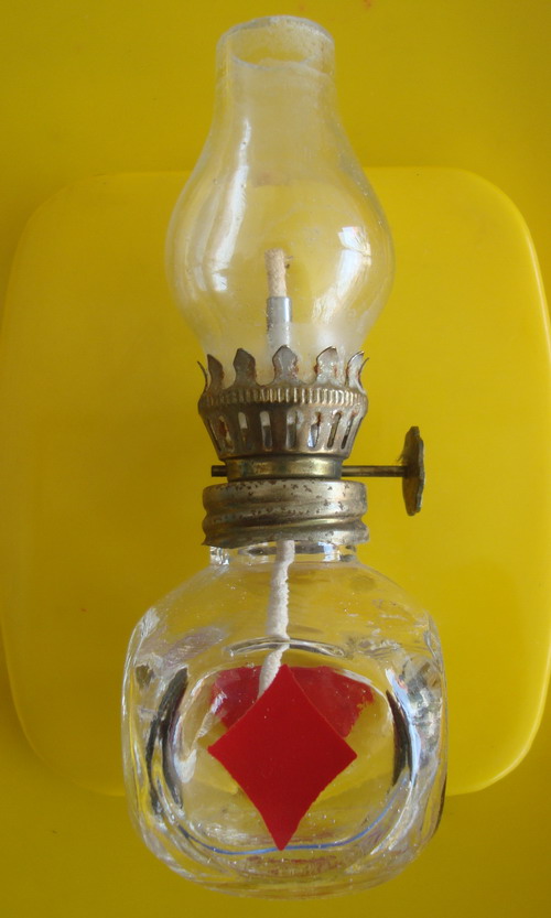 ตะเกียงแก้ว ใส่น้ำมันก๊า๊ซ หรือแอลกอฮอล์ สำหรับเลี่ยมพระได้ 