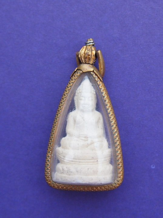 (((เคาะเดียวแดง) พระชัยวัฒน์พรหมวัชรญาณ (เนื้อผง) พร้อมกรอบเดิม สวยๆ