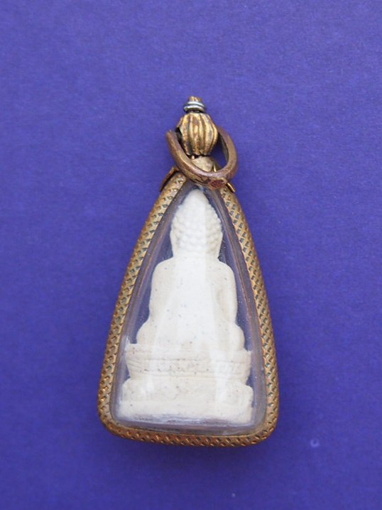 (((เคาะเดียวแดง) พระชัยวัฒน์พรหมวัชรญาณ (เนื้อผง) พร้อมกรอบเดิม สวยๆ