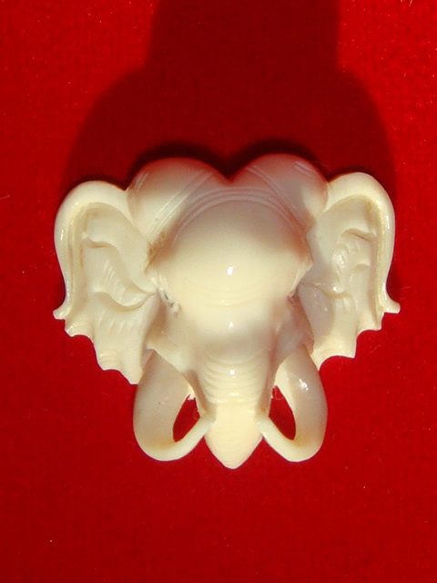 งาช้างแกะ รูปหัวช้าง ขนาด 1"x1"