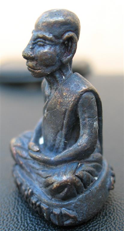 หลวงปู่สรวงรูปเหมือนหล่อ 500ปี ตะกรุดเงิน แดงแรก