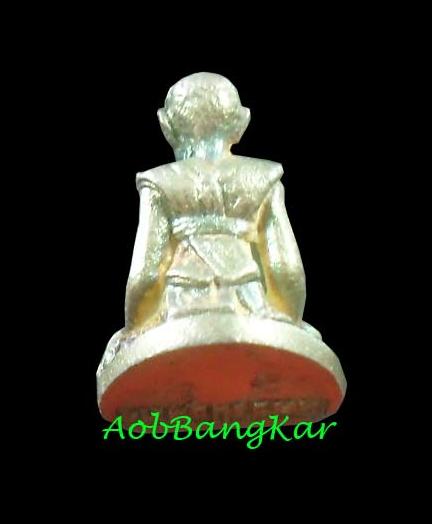 รูปเหมือนหลวงปู่บุดดา ถาวโร วัดกลางชูศรีเจริญสุข สิงห์บุรี เนื้อเงิน (หายากครับ)