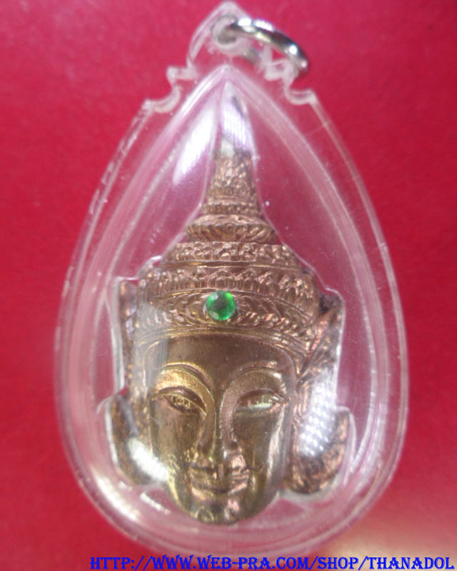 หลวงปู่กาหลงเขี้ยวแก้ว วัดเขาแหลม จ.สระแก้ว เศียรพระลักษณ์หน้าทองเนื้อสัมฤทธิ์ขอมโบราณแก่ทองคำรุ่นแร