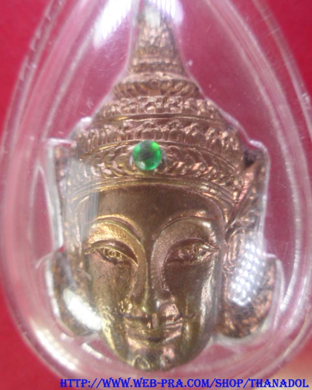 หลวงปู่กาหลงเขี้ยวแก้ว วัดเขาแหลม จ.สระแก้ว เศียรพระลักษณ์หน้าทองเนื้อสัมฤทธิ์ขอมโบราณแก่ทองคำรุ่นแร