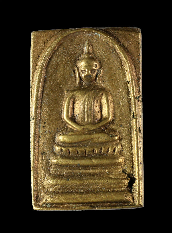 พระสมเด็จหล่อโบราณพิมพ์ตื้นหลวงพ่อแพ วัดพิกุลทองเนื้อทองผสม 2494 จ.สิงห์บุรี ครับ