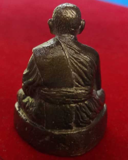 รูปหล่อ หลวงพ่อแช่ม...วัดดอนยายหอม....เนื้อโลหะผสม สวย ๆ 