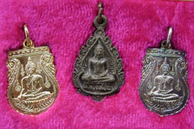 หลวงพ่อโต วัดหัวกระบือ  ปี 2521  หลวงปู่โต๊ะประธานนั่งปรก