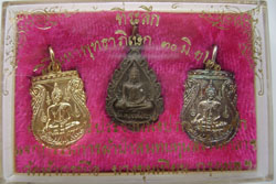 หลวงพ่อโต วัดหัวกระบือ  ปี 2521  หลวงปู่โต๊ะประธานนั่งปรก