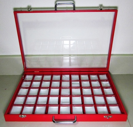 ตู้กระจกใส่พระ45ช่องมาพร้อมตลับ และแถมฟรีฟองน้ำอีก1แผ่นฟรีราคาแดงเดียวพร้อมส่งEMSครับ