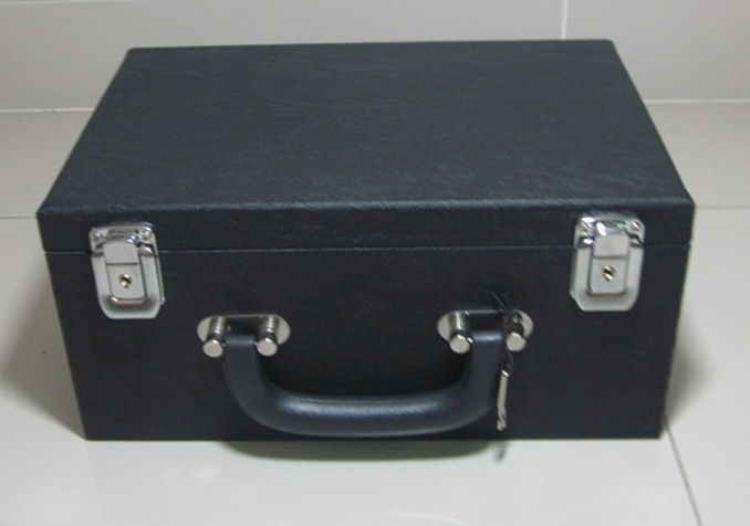 กล่องใส่พระ5ชัน 90ช่อง มีหูหิ้ว+กุญแจล็อคราคา1700แดงเดียวพร้อมส่งEMSครับ