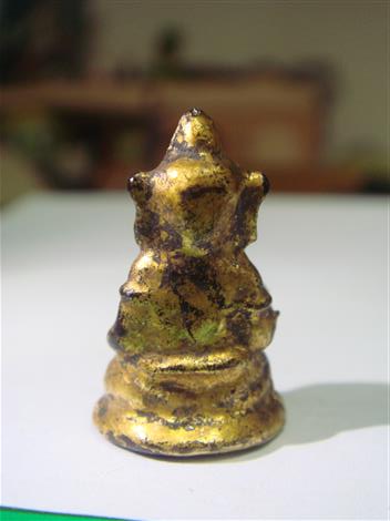 พระวัดเชิงท่า ทาชาดแดง ปิดทอง พิมพ์พระพิฆเนศ สวยๆ (เคาะเดียว) 380 บาท