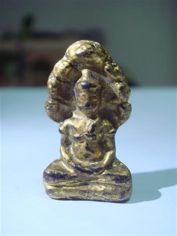 พระวัดเชิงท่า ทาชาดแดง ปิดทอง พิมพ์พระนาคปรก สวยๆ (เคาะเดียว) 380 บาท