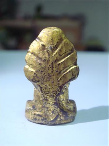 พระวัดเชิงท่า ทาชาดแดง ปิดทอง พิมพ์พระนาคปรก สวยๆ (เคาะเดียว) 380 บาท