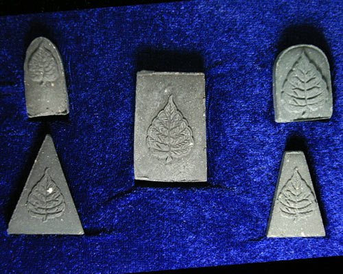 "รุ่น ๑ ยอดพระเครื่องเมืองสยาม"_ มหาเศรษฐี เบญจภาคี วัดโพธิ์เรียง ปี35_กล่องเดิมวัด 