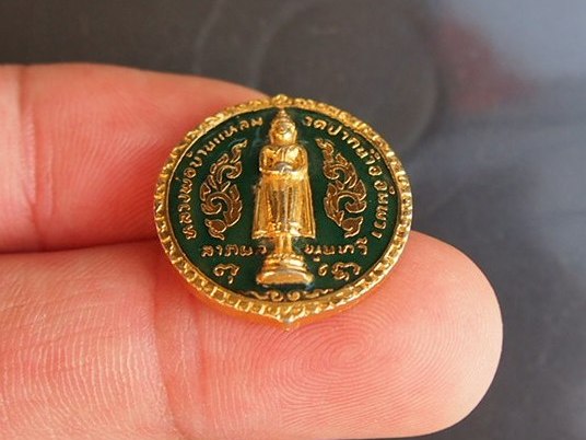 (((เคาะเดียวแดง))) เข็มกลัด(ตุ้งติ้ง) หลวงพ่อวัดบ้านแหลม กะไหล่ทองลงยา สวยๆ