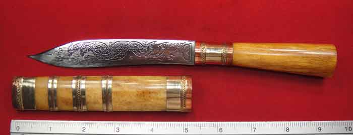 (((ราคาวัดใจ 10 บาท)))***มีดหมอลายนาคสมพงษ์ ฝักและด้ามกระดูกช้าง ปลอกแหมสามกษัตริย์