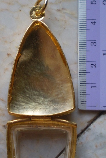 ตลับเงินแกะลาย  ปิดหลัง  ชุบทองแท้  ใส่ ลป ทวดหลังเตารีด พิมพ์ใหญ่ เคาะเดียว