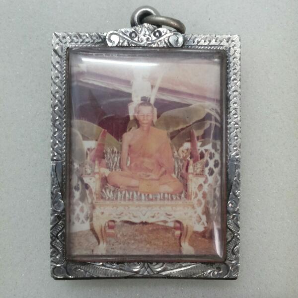 รูปถ่ายหลวงพ่อพรหม วัดขนอนเหนือ เลี่ยมเงินกันน้ำมีจารมือ