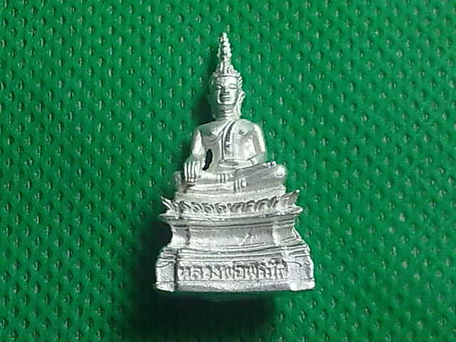หลวงพ่อพระใส เนื้อพ่นทราย วัดโพธฺ์ชัย จ.หนองคาย ปีพ.ศ.๒๕๔๔ กล่องเดิม