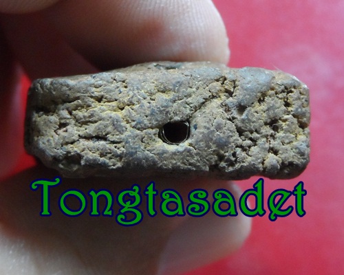 พระยอดขุนผลไม่ทราบที่ มวลสารดีมีเส้นเกษาฝังตะกรุด ราคาเบาๆ