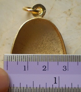 ตลับเงินขัดเงา ชุบทองแท้ ใส่พระปิดตา   เคาะเดียว 