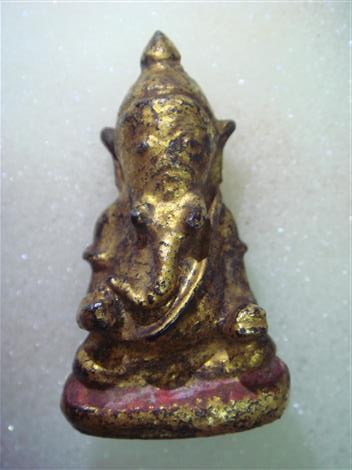 พระวัดเชิงท่า (พิมพ์ใหญ่) ทาชาดแดง ปิดทอง พิมพ์พระพิฆเนศวร์ สวยๆ (เคาะเดียว) 750 บาท