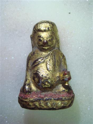 พระวัดเชิงท่า (พิมพ์ใหญ่) ทาชาดแดง ปิดทอง พิมพ์พระสังกัจจายน์ สวยๆ (เคาะเดียว) 750 บาท