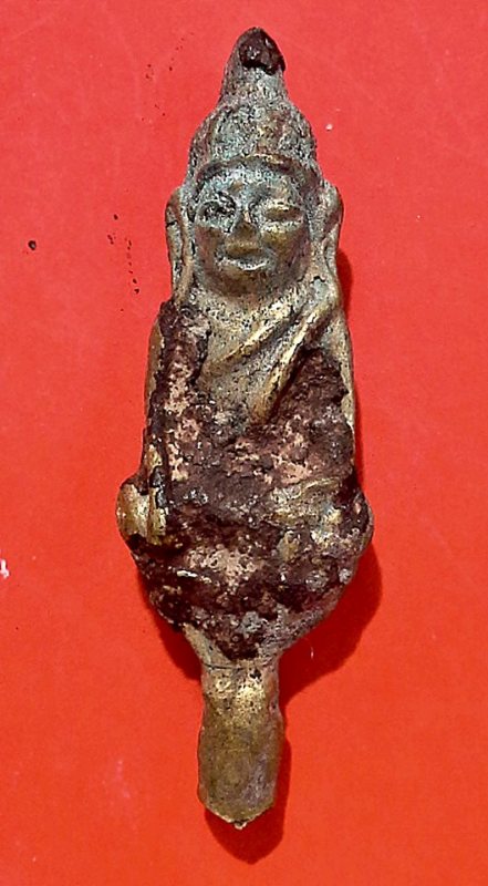 พระยอดธง เนื้อทองผสม คราบกรุสวยๆ สวย สมบูรณ์ เก่ามากๆๆ