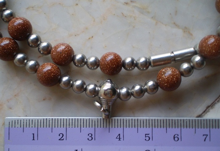 สร้อยหินทรายทอง  สลับเม็ดสแตนเลส  หัวขุน เคาะเดียว 