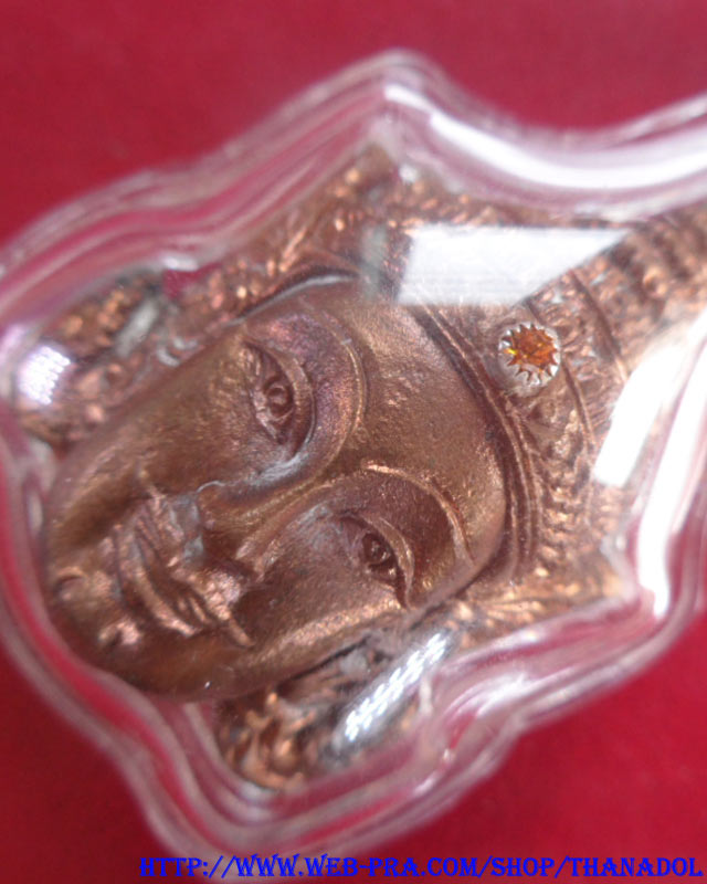 หลวงปู่กาหลงเขี้ยวแก้ว วัดเขาแหลม จ.สระแก้ว เศียรพระลักษณ์หน้าทองเนื้อสัมฤทธิ์ขอมโบราณแก่ทองคำรุ่นแร