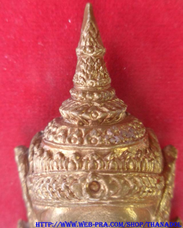 หลวงปู่กาหลงเขี้ยวแก้ว วัดเขาแหลม จ.สระแก้ว เศียรพระลักษณ์หน้าทองเนื้อสัมฤทธิ์ขอมโบราณแก่ทองคำรุ่นแร