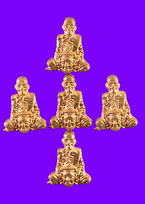 รูปเหมือนปั๊มหลวงปู่กาหลง สรงน้ำ ยกชุดเลย5องค์ครับ