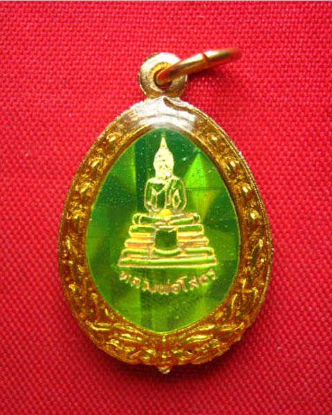 ล็อกเก็ตหลวงพ่อโสธร หลังพระพุทธชินราช สวยมากครับ