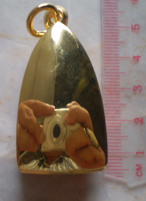 ตลับเงินขัดเงา ปิดหลัง ชุบทองแท้  ใส่พระ ลป  ทวด หลังเตารีดใหญ่  เคาะเดียว 