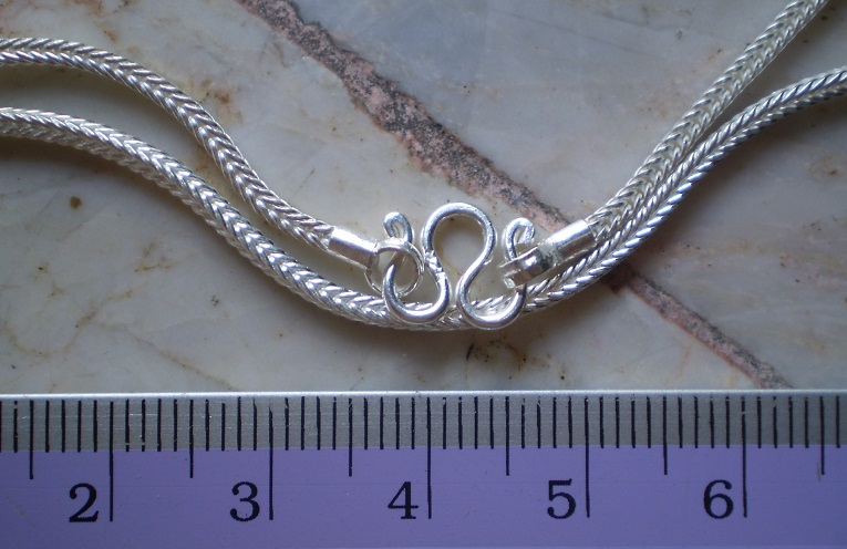 สร้อยเงินแท้ 92.5   ลายสี่เสา   ยาว 22 นิ้ว  เคะาเดียว 