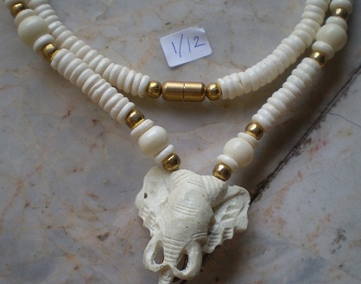 สร้อยกระดูกช้าง  สลับเม็ดทองไมครอน  ห่วงกลางหัวช้าง  เคาะเดียว 