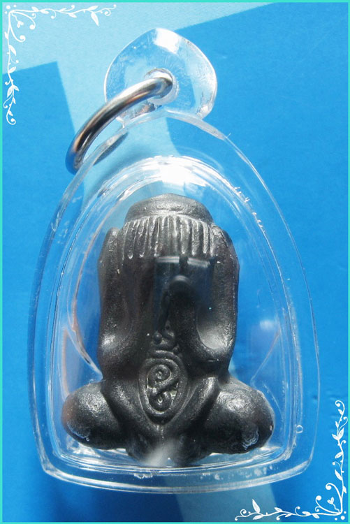 ...ลพ.แช่ม วัดดอนยายหอม พระปิดตารุ่นสอง พิมพ์หูกระต่าย เนื้อแร่ ปี 36 (พิมพ์เล็ก) เลี่ยมกันน้ำ...