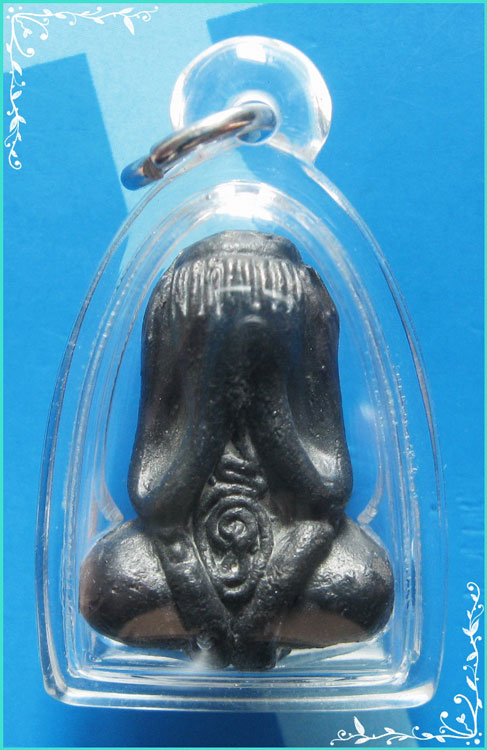 ...ลพ.แช่ม วัดดอนยายหอม พระปิดตารุ่นสอง พิมพ์หูกระต่าย เนื้อแร่ ปี 36 (พิมพ์ใหญ่) เลี่ยมกันน้ำ...