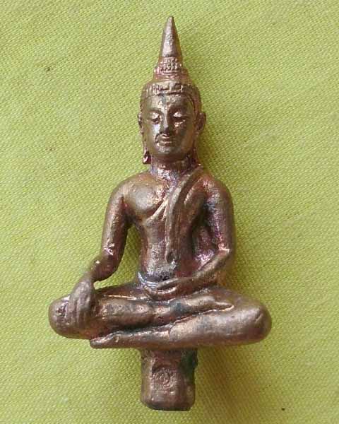 พระยอดธงเปิดโลก เนื้อสัมฤทธิ์โบราณ หลวงปู่คำบุ คุตฺตจิตฺโต จ.อุบลฯ หมายเลข 490 เคาะเดียว